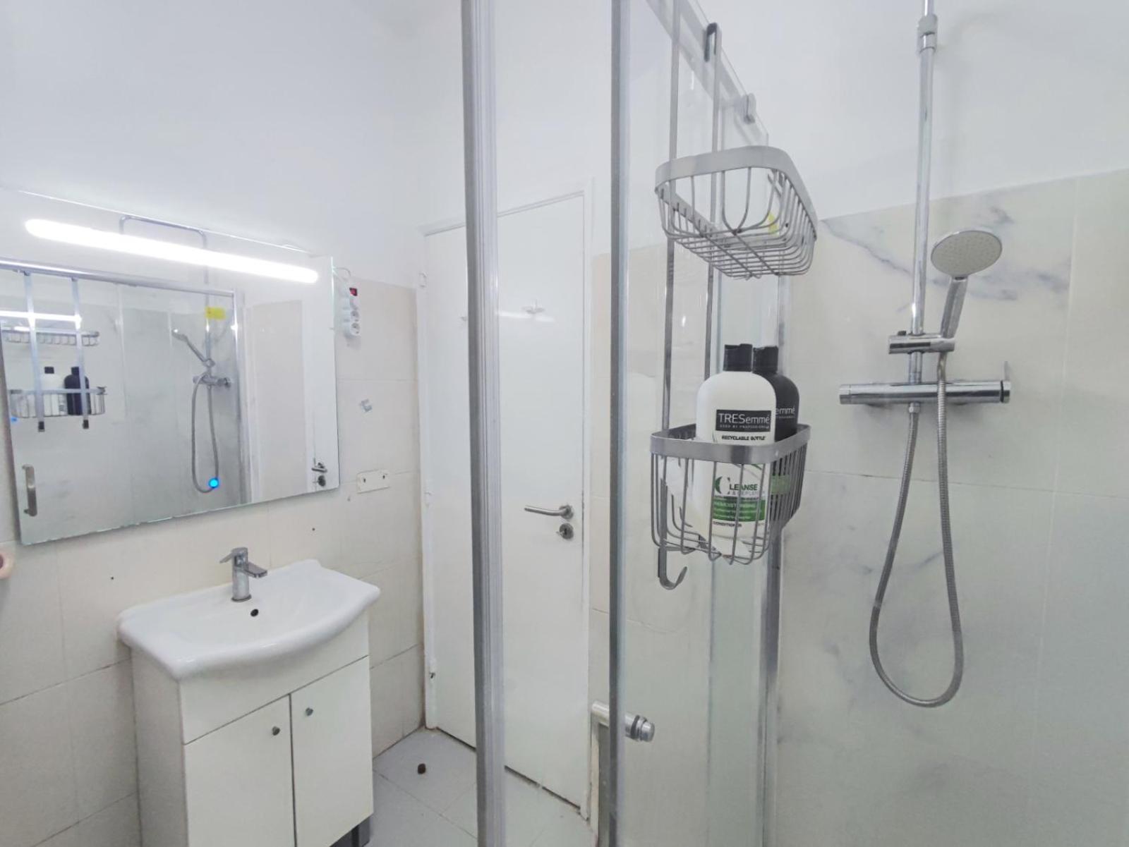 Laxuries Room For Rent Odivelas  Exterior foto